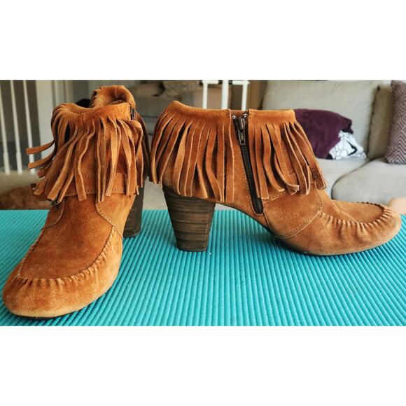 BORN Tan Suede Leather Ankle Boots Booties Fringe Thora Moccasin Block Heel 11 - Picture 4 of 9